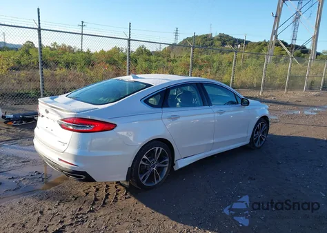 2020 Ford Fusion Titanium z USA, uszkodzony, nr VIN 3FA6P0K93LR123819